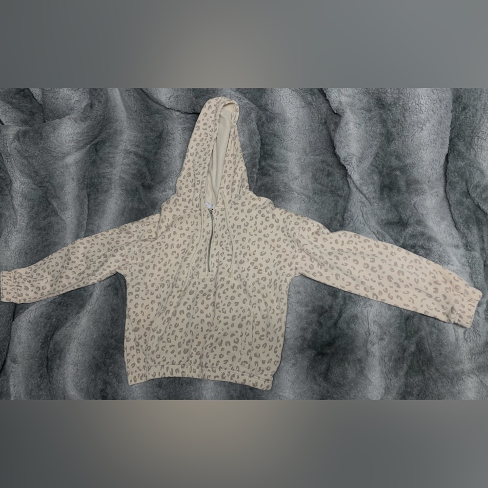 OLIVE+OAK Cheetah Print Cropped Hoodie